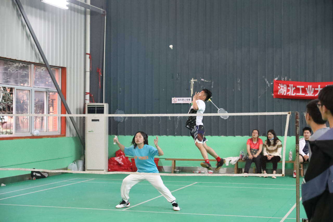 我校代表队在陕西省第十七届大学生羽毛球锦标赛中荣获佳绩-渭南师范学院新闻网